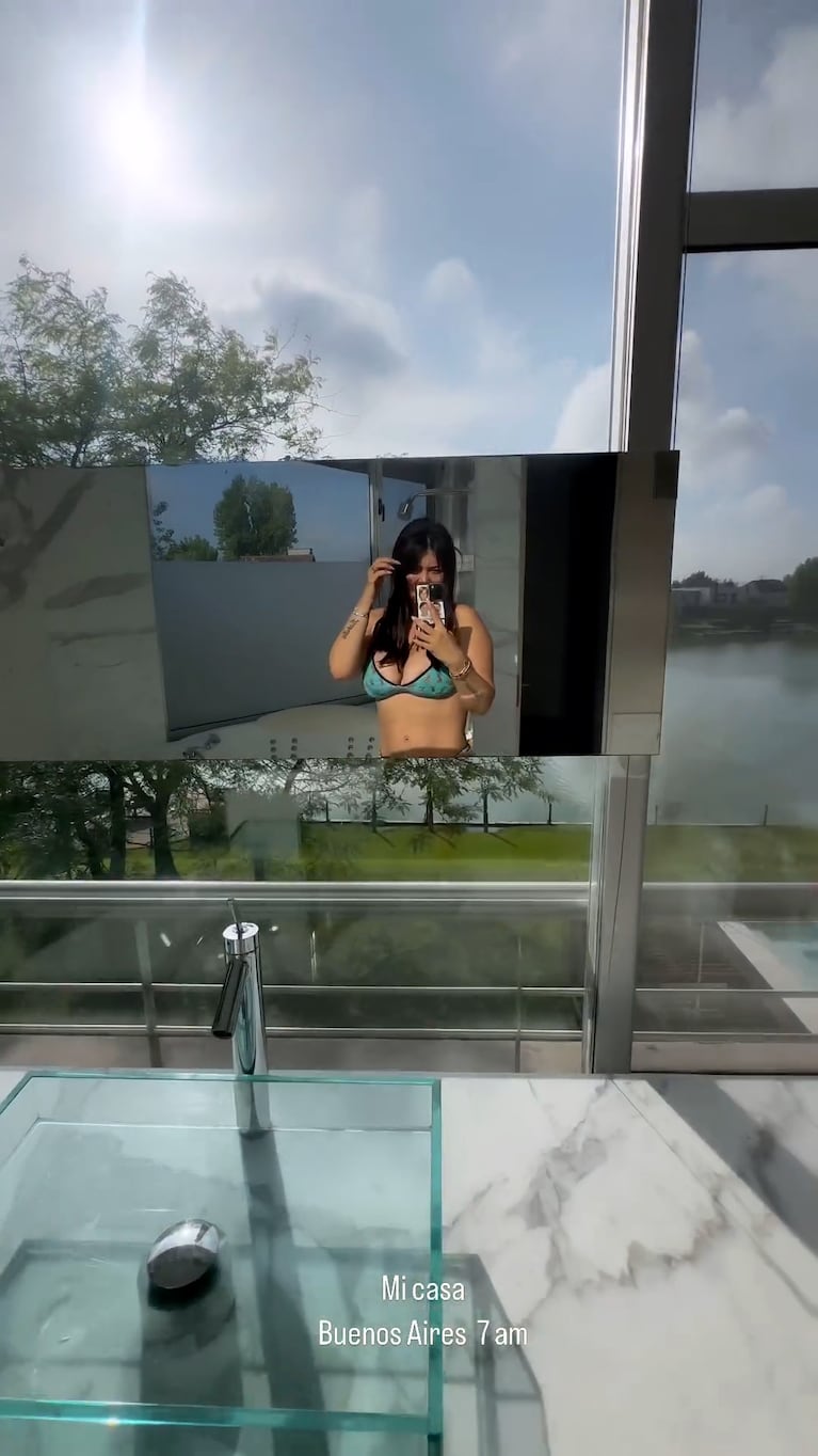 El video de Wanda Nara recién levantada, en ropa interior, desde el baño de su lujosa casa