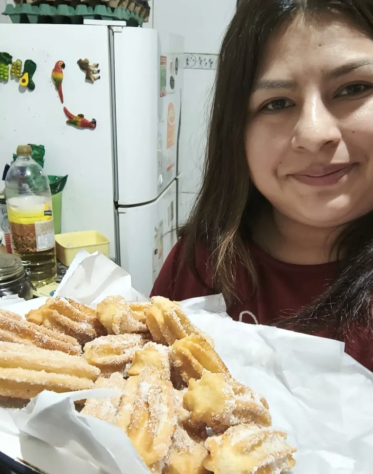 Elba se levantó de la cama para cocinar churros.