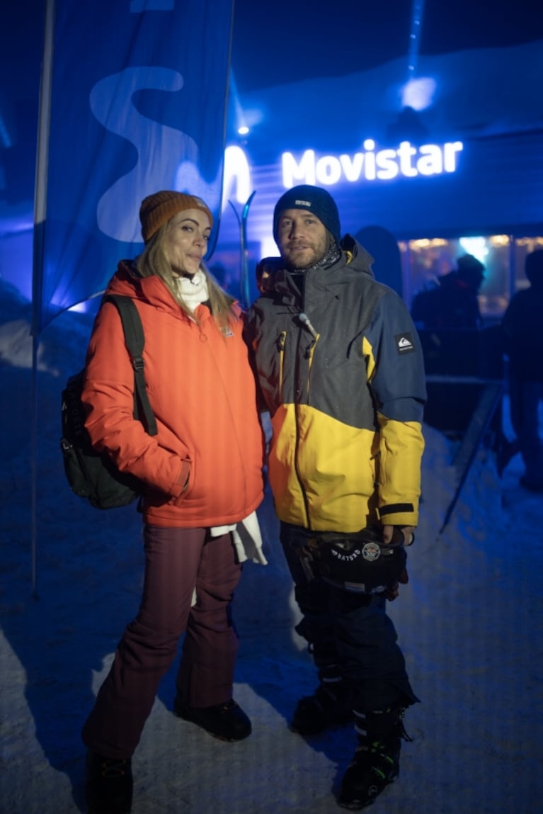 Emilia Attias y Nico Riera disfrutaron de la nieve en el Cerro Catedral