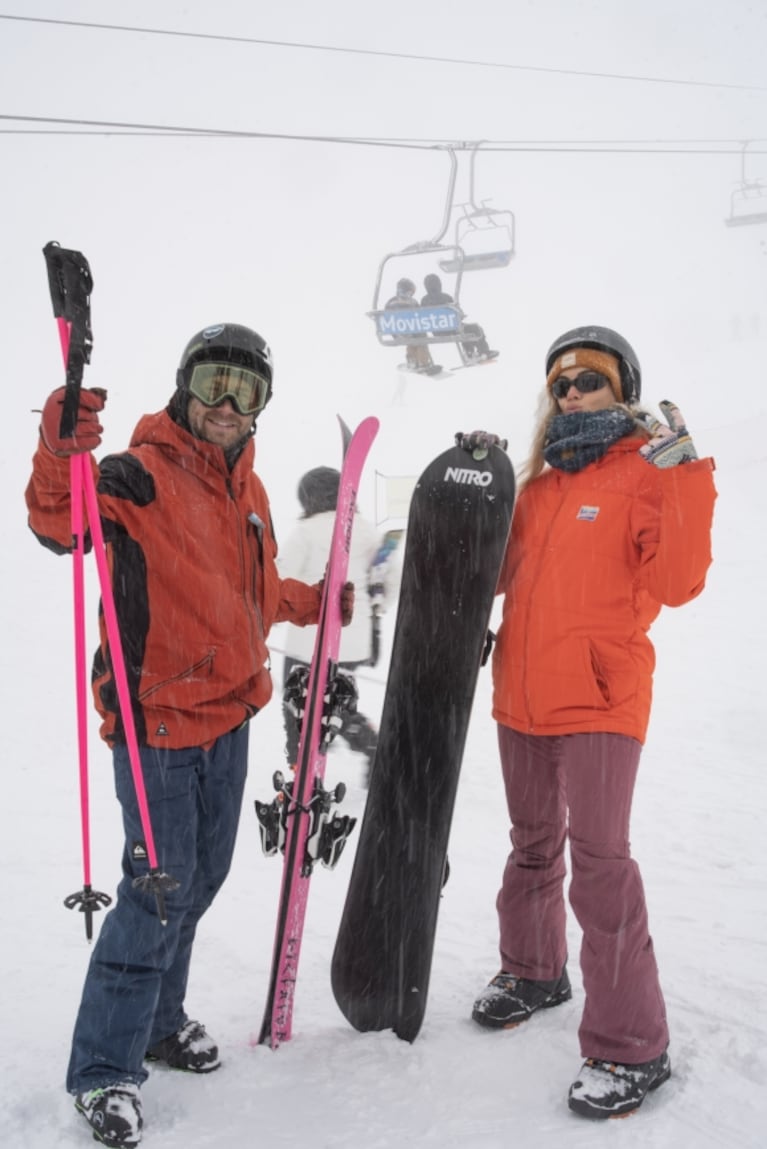 Emilia Attias y Nico Riera disfrutaron de la nieve en el Cerro Catedral