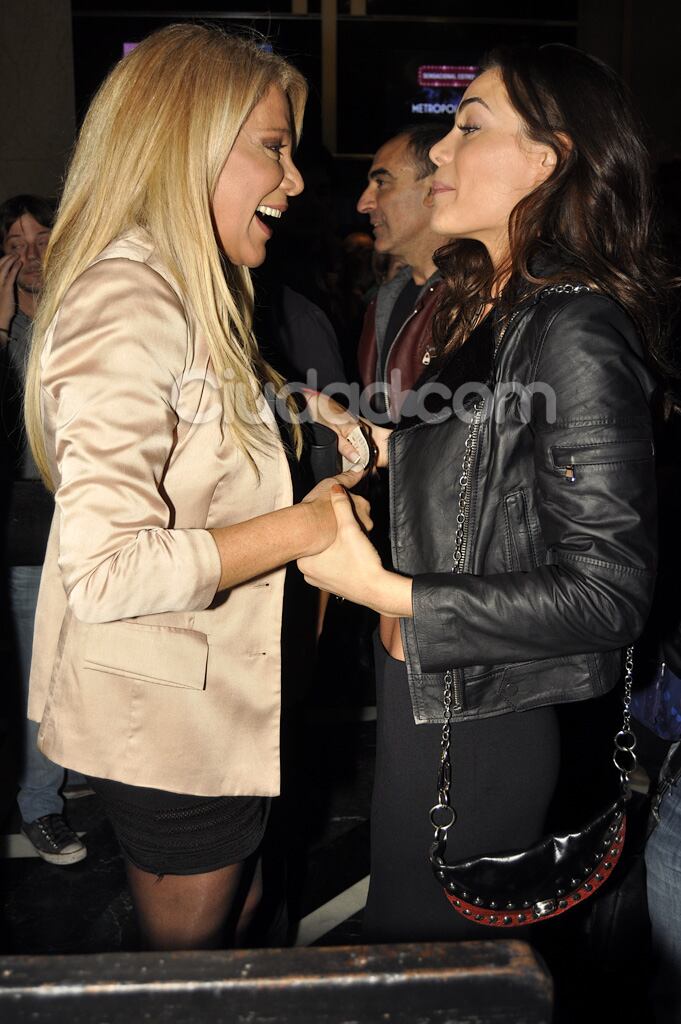 Emilia Attias y Reina Reech, felices de encontrarse. (Foto: Jennifer Rubio-Ciudad.com)