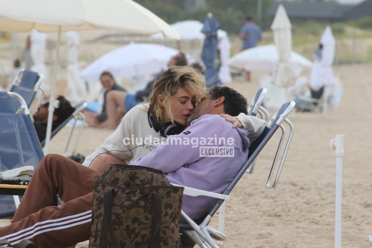 Emilia Attias y su novio, Guillermo Freire en Punta del Este (Fotos: RS Fotos).