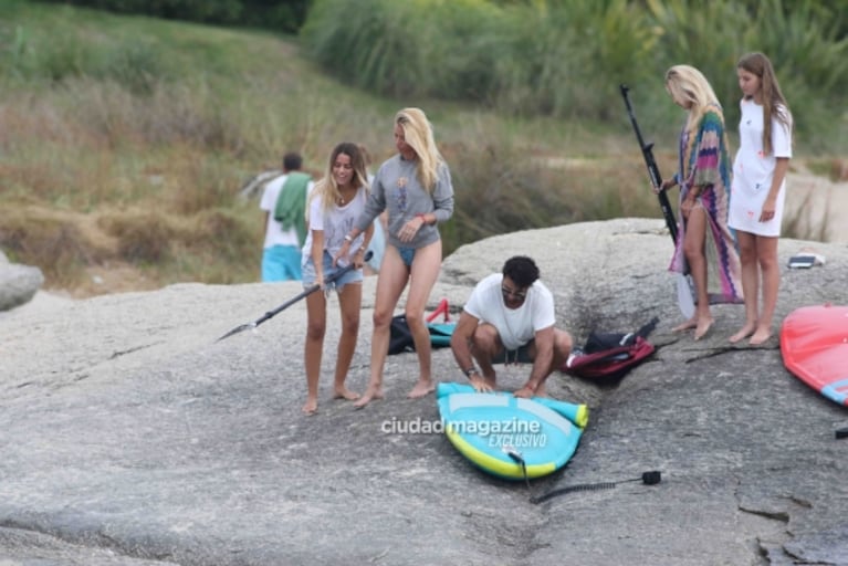 En fotos: el reencuentro de Nicole Neumann con sus hijas en Punta del Este