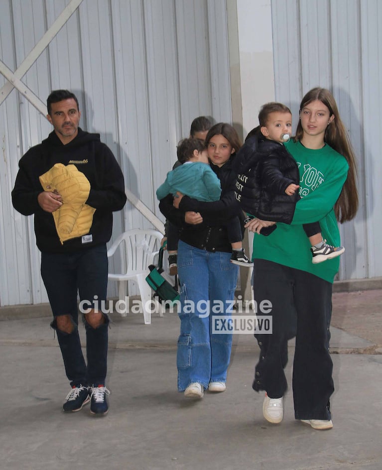 En fotos: Fabián Cubero disfruta de un paseo familiar con Mica Viciconte y sus hijos