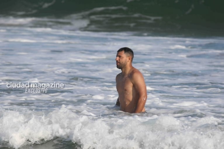 En fotos, las vacaciones del Kun Agüero su hijo Benjamín y Sofía Calzetti en Punta del Este