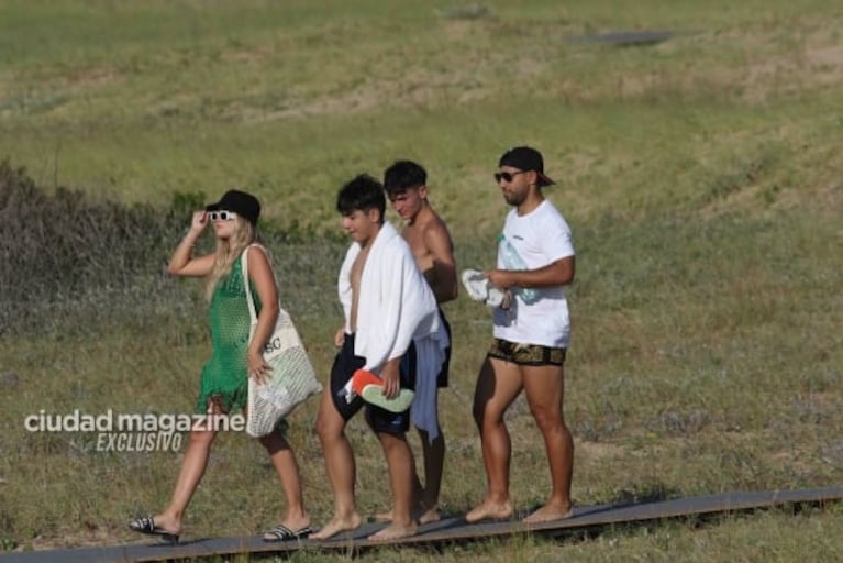 En fotos, las vacaciones del Kun Agüero su hijo Benjamín y Sofía Calzetti en Punta del Este