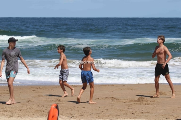 En fotos: Wanda y Zaira Nara, separadas de sus maridos, disfrutan de la playa en Punta del Este