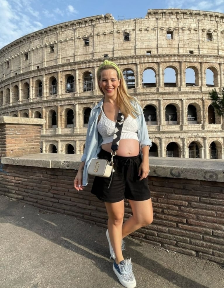 En Italia, Luisana Lopilato mostró cuánto creció su pancita de embarazada