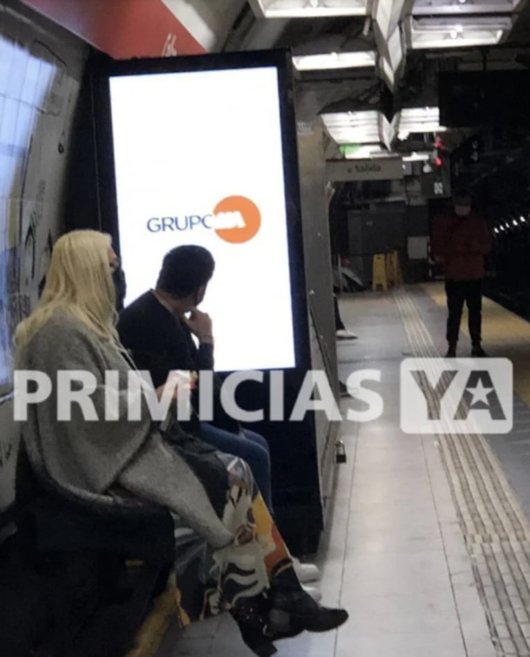 En plena pandemia, a Silvia Süller la fotografiaron viajando en subte a pesar de estar dentro del grupo de riesgo