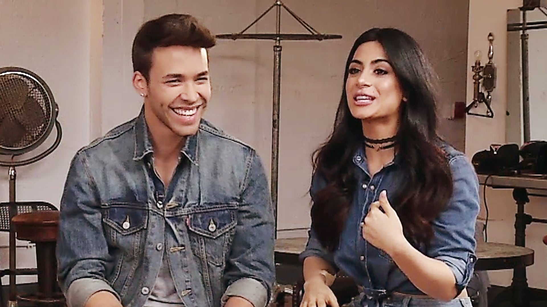 Enterate de la indirecta (muy directa) que Emeraude Toubia le lanzó a Prince Royce