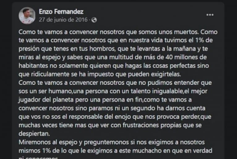 Enzo Fernández recibió a sus vecinos: Coco Fernández lo felicitó por el Mundial y le agradeció la carta a Messi 