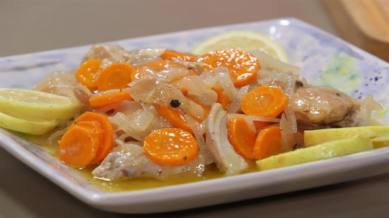 Escabeche de pollo: un clásico con un toque ácido y sabroso que no puedes dejar pasar