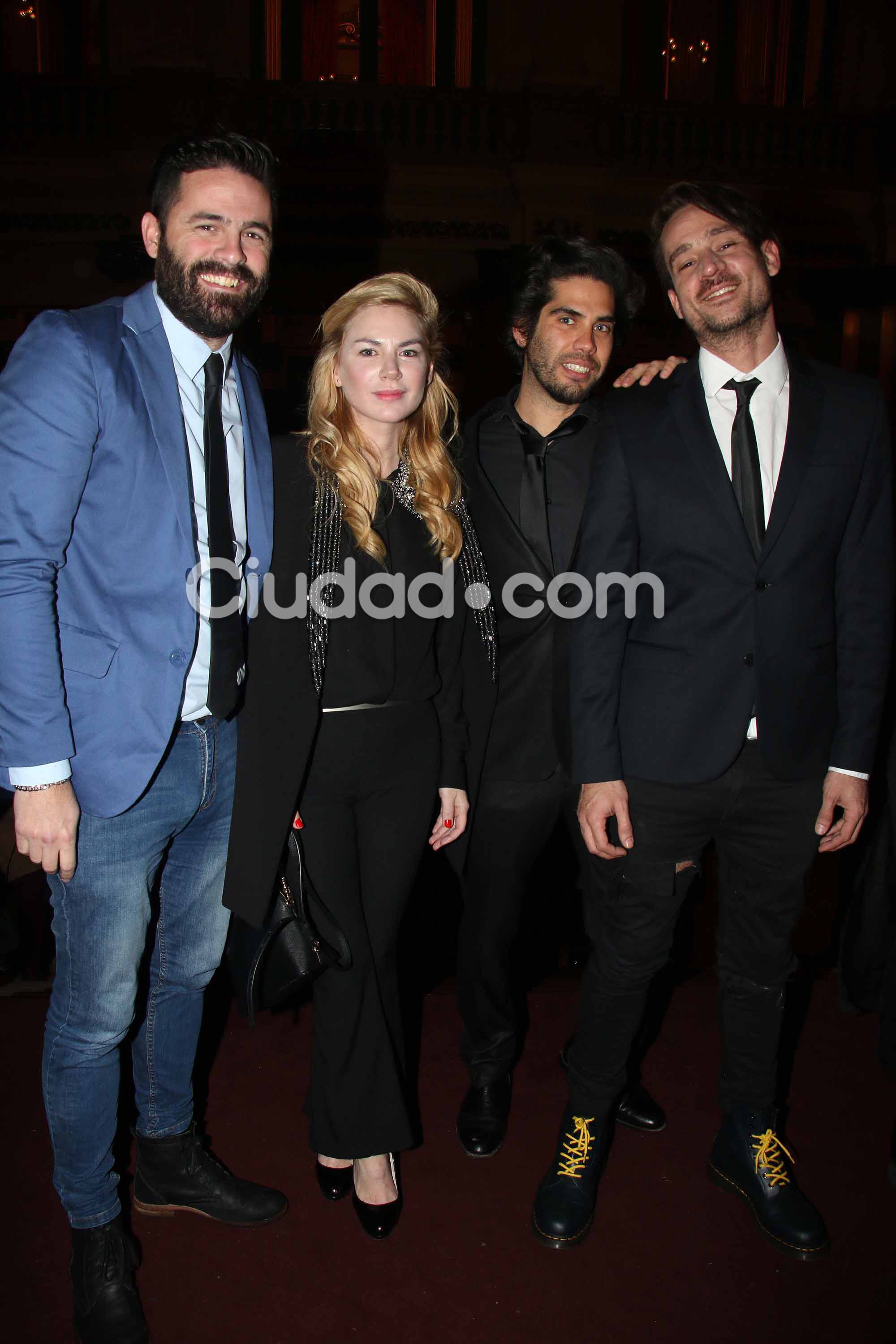 Esmeralda Mitre y Chano en la gala del Teatro Colón. (Foto: Movil Press / Ciudad.com)