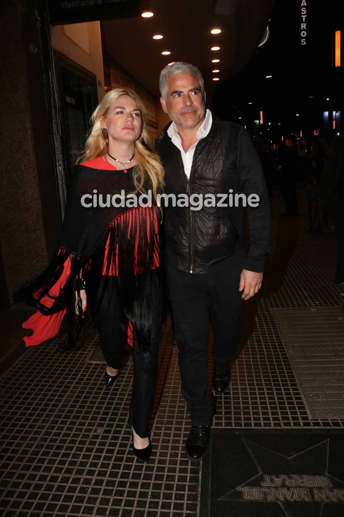 Esmeralda Mitre y Juan Cruz Padilla en la función de prensa de No a la guita. (Foto: Movilpress)