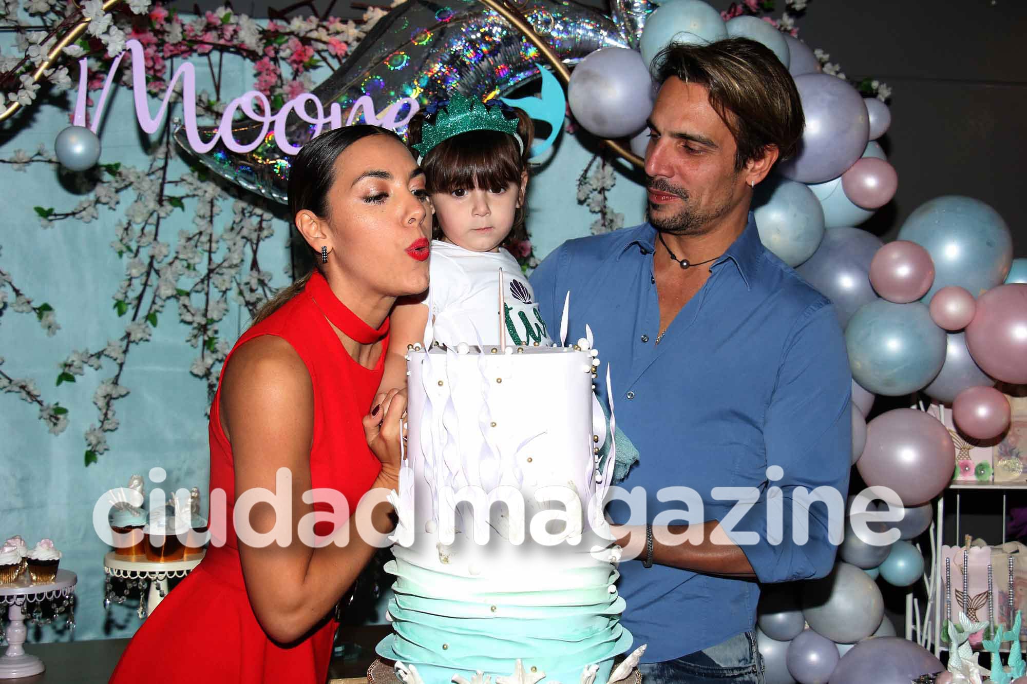 ¡Espiá! Las fotos del divertido cumpleaños de Moorea, la hija de Floppy Tesouro: amigas famosas y una súper torta. (Foto: Movilpress)