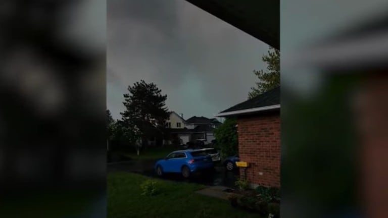 Esta tormenta se formó en cuestión de segundos en Canadá, las imágenes del temporal dan miedo