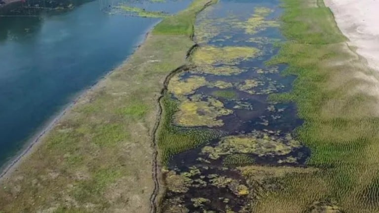 Este dron captó la belleza de un río seco en Bangladesh