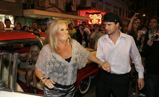 Estelita Ventura al llegar, en limusina. (Foto: Ciudad.com/Jorge Amado Group)