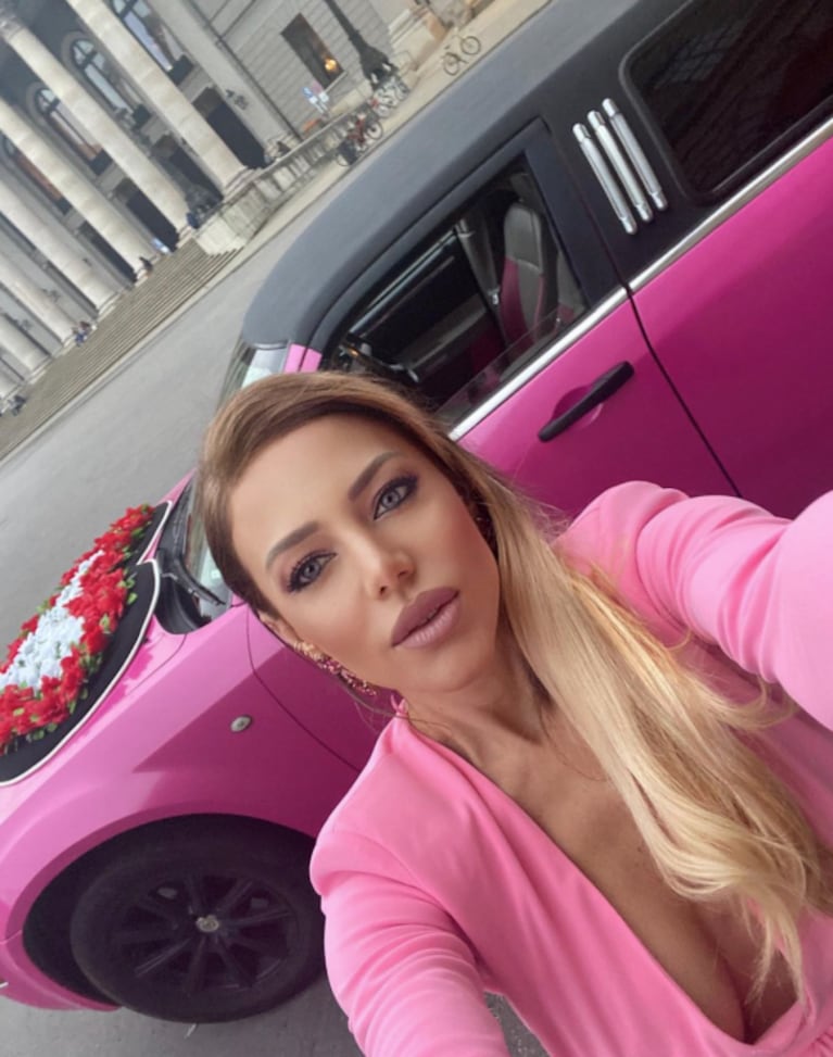 Evangelina Anderson impactó con un look total pink inspirado en la muñeca del momento: "Estilo Barbie"