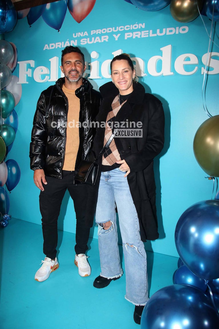 Fabián Cubero y Mica Viciconte en el teatro (Foto: Movilpress).