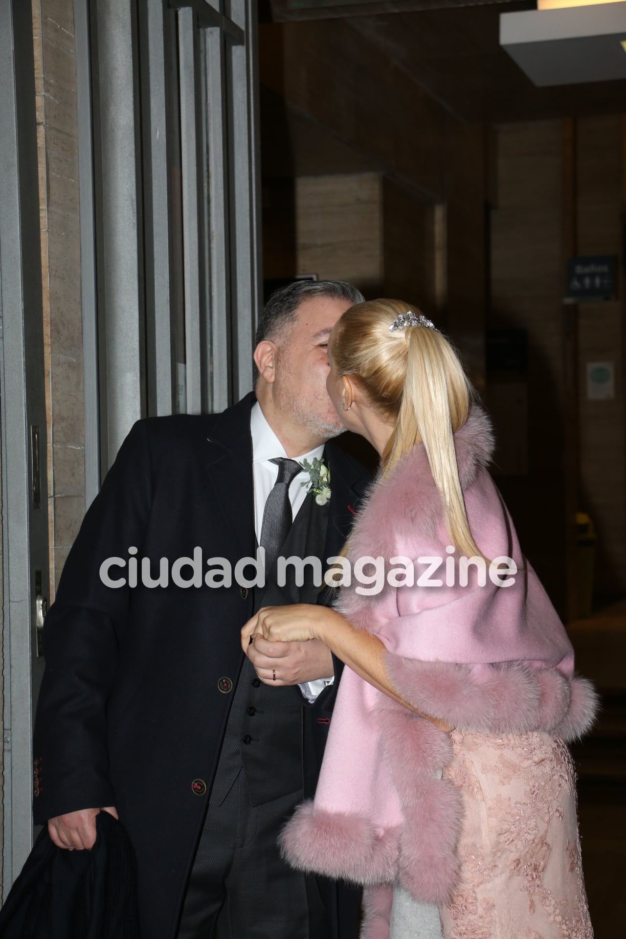 Fabián Doman y María Laura de Lillo firmaron su unión civil rodeados de sus seres queridos (Fotos: Movilpress). 