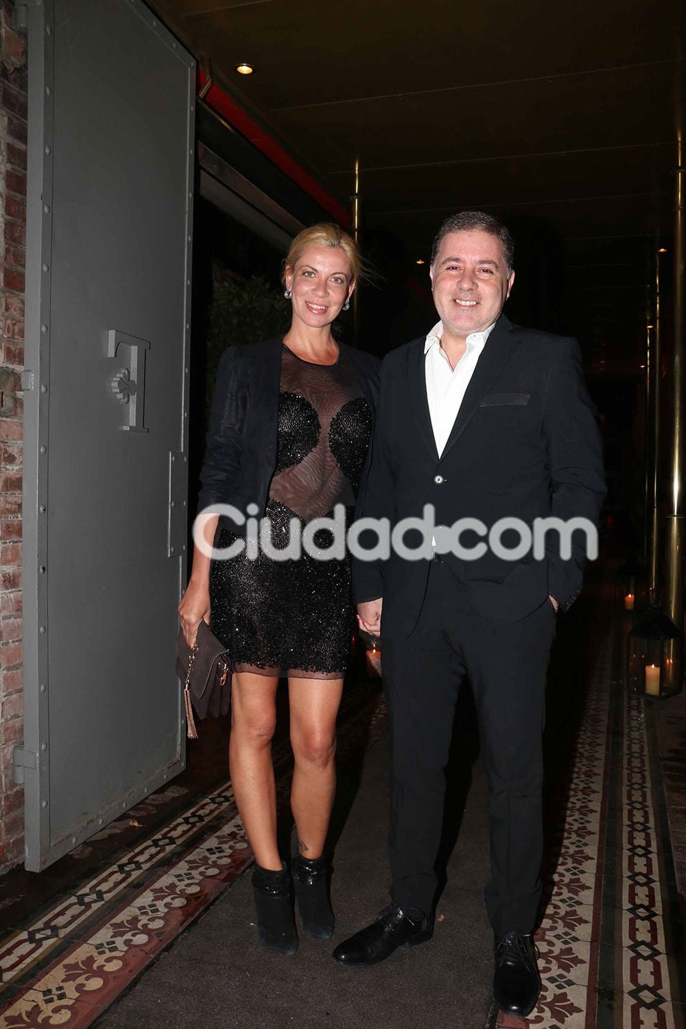 Fabián Doman y su novia, Carolina Nuin, en el cumpleaños de Ana Rosenfeld. (Foto: Movilpress)