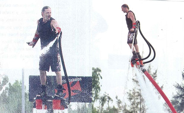 Facundo Arana se lució haciendo flyboard frente a su familia (Foto: Gente). 