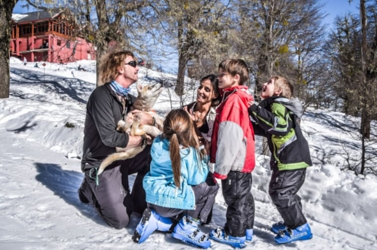 Facundo Arana y María Susini, de vacaciones con sus hijos en la nieve: amor, juegos y deportes de invierno