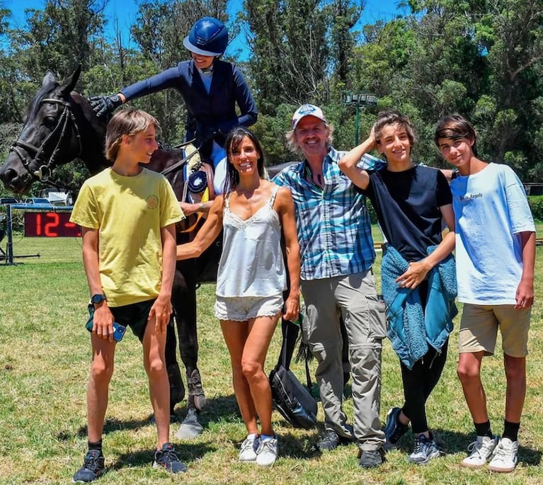 Facundo Arana y María Susini vivieron con sus hijos una soñada tarde de equitación: el álbum de fotos