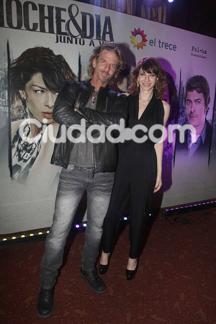 Facundo Arana y Romina Gaetani, en la presentación de Noche y día. (Foto: Movilpress)