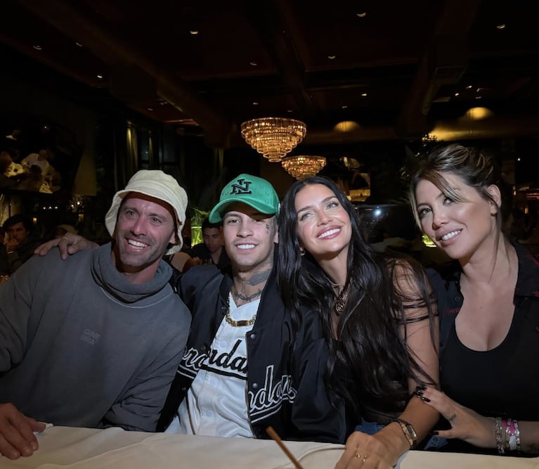 Facundo, L-Gante, Zaira y Wanda cenando juntos por primera vez.