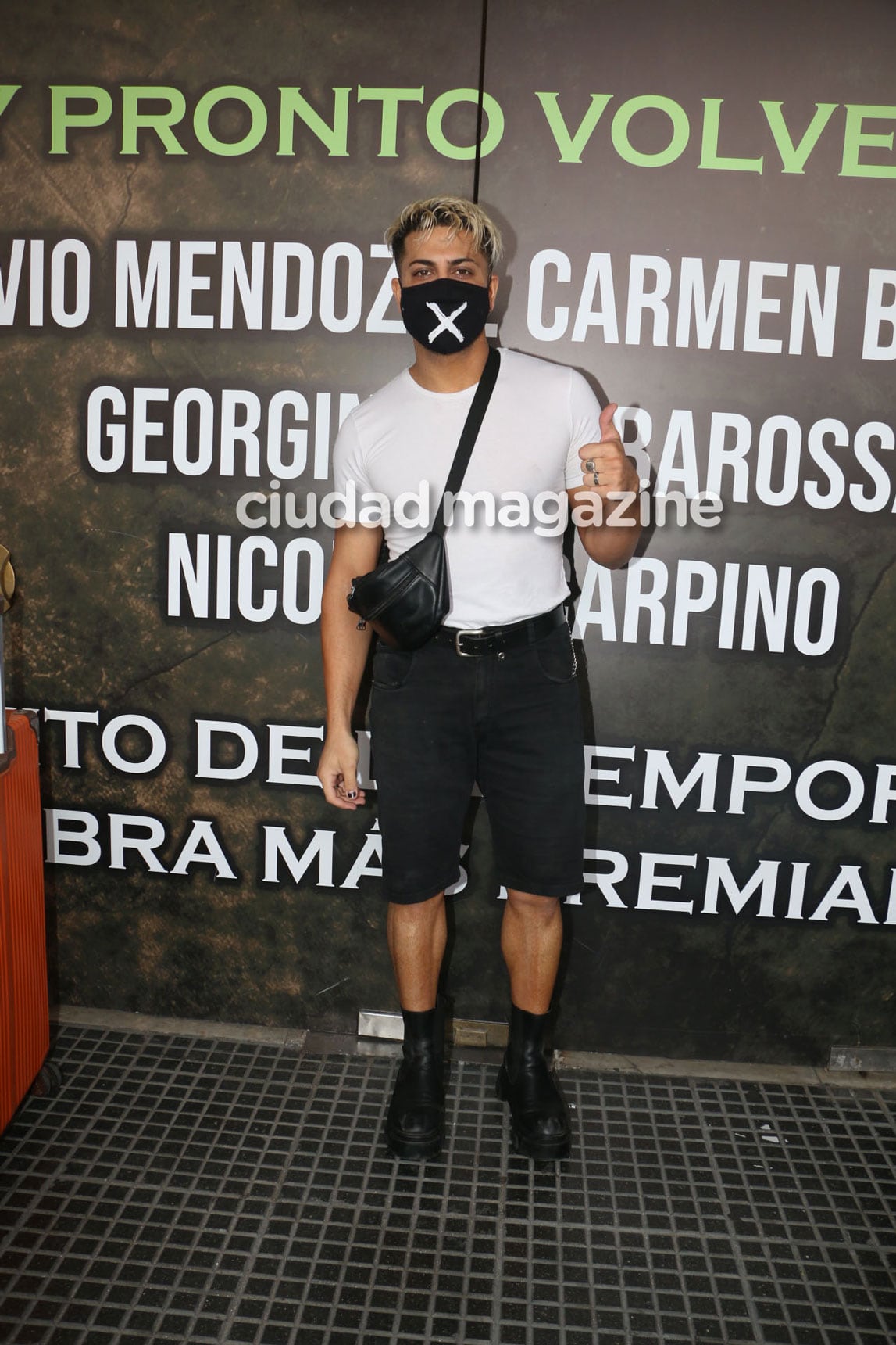 Facundo Mazzei en la marcha de los actores que lideró Flavio Mendoza. (Foto: Movilpress)