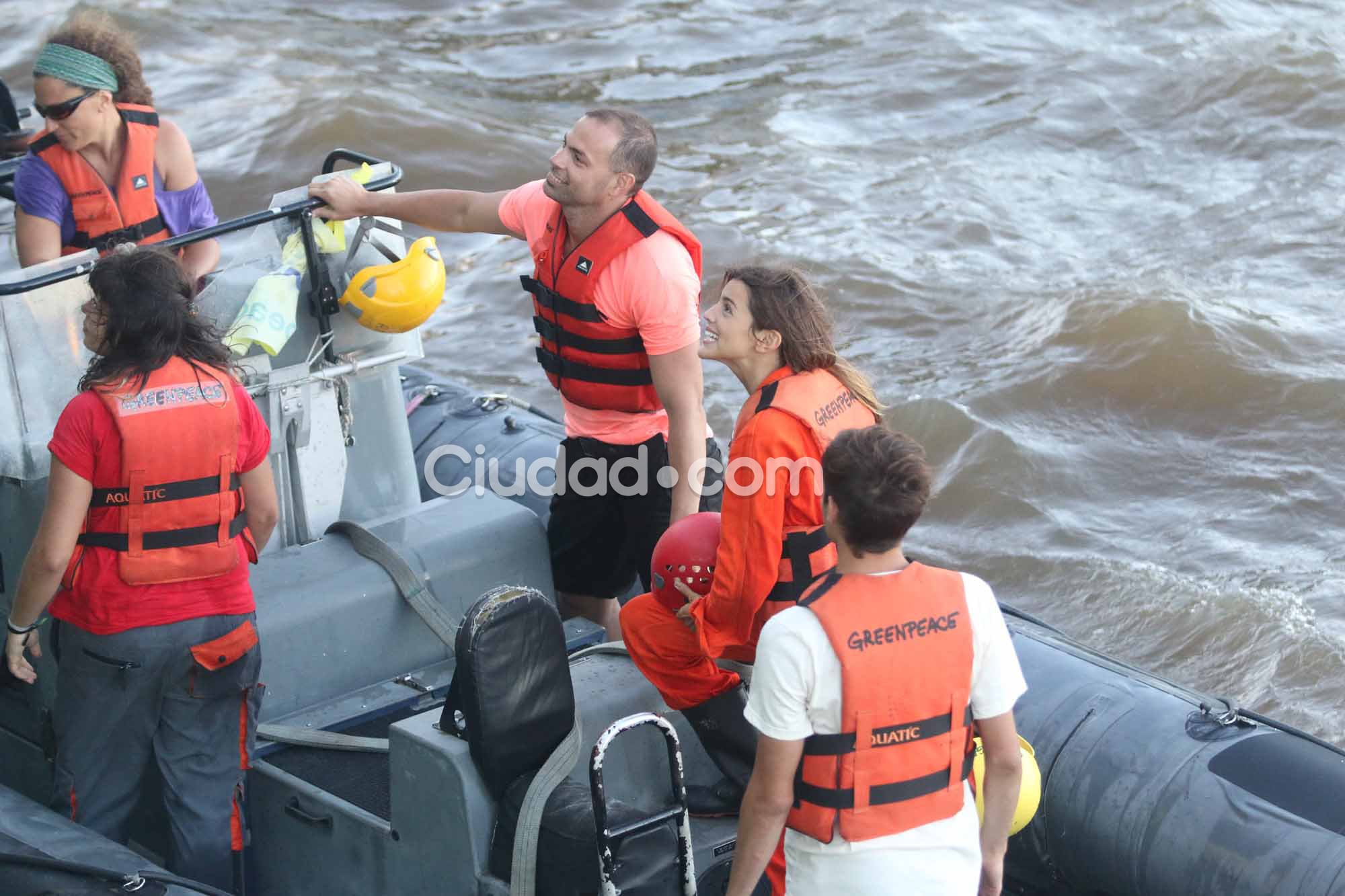 Famosos argentinos, activistas náuticos comprometidos en el puerto de Buenos Aires