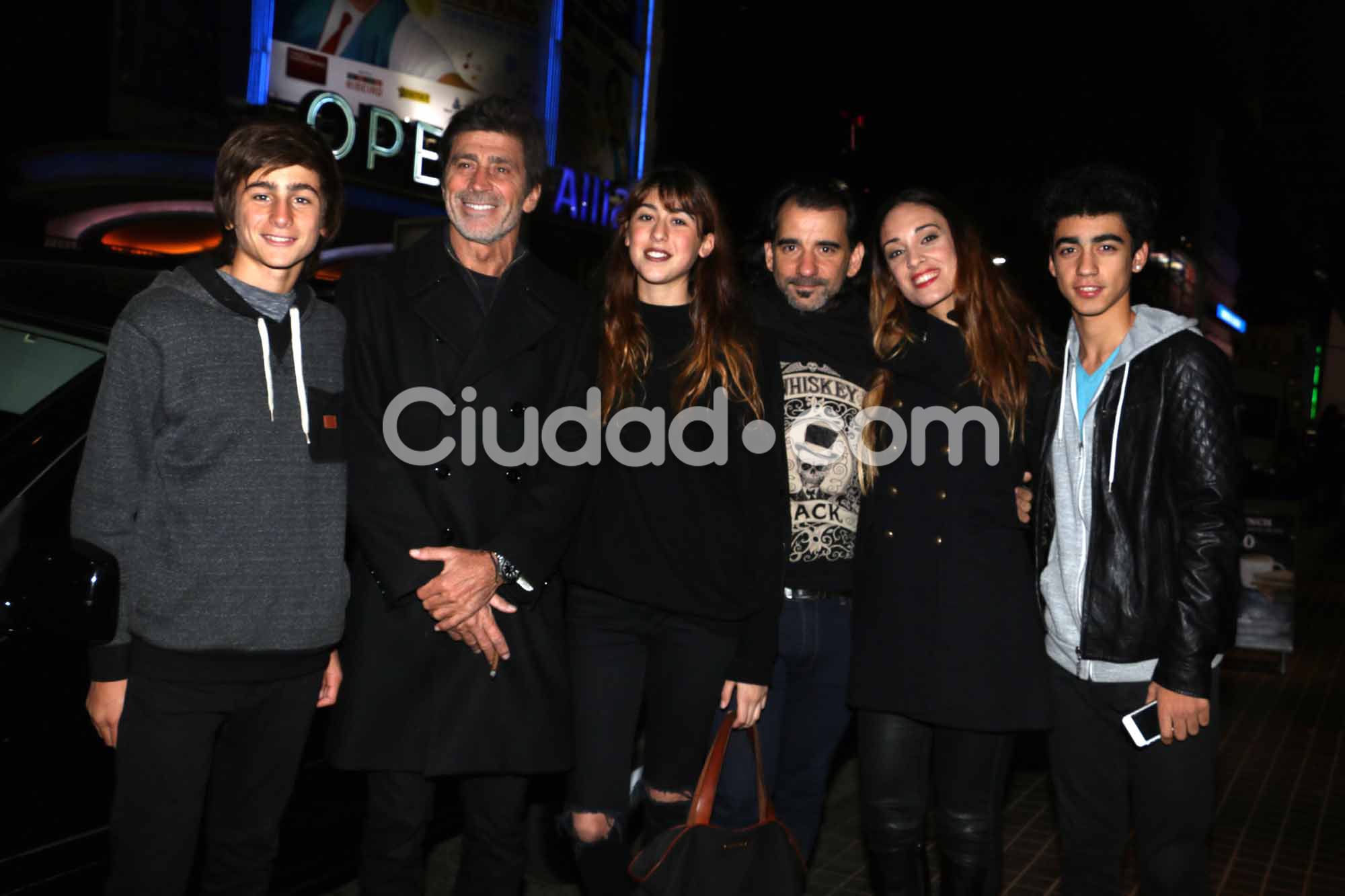 Famosos en el estreno de Como el culo. Foto: Movilpress