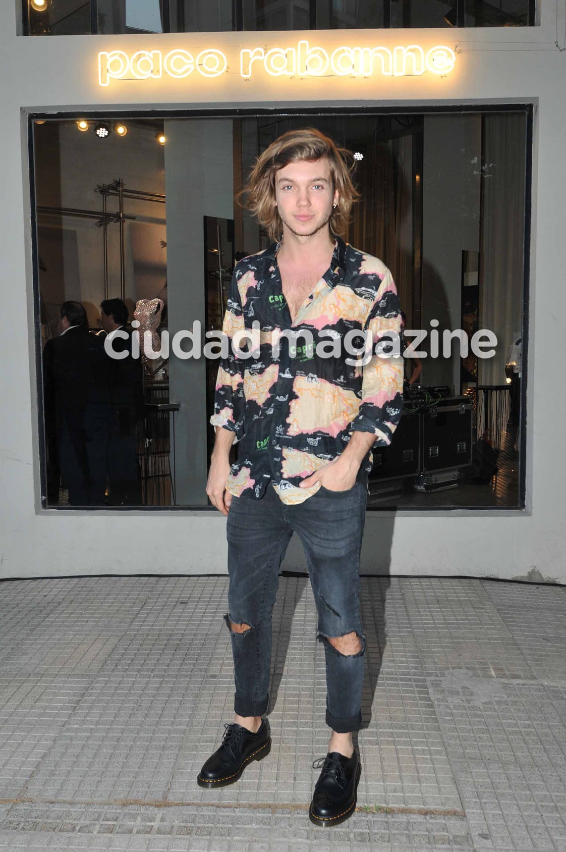 Famosos en un evento de moda y diseño (Foto: Movilpress)