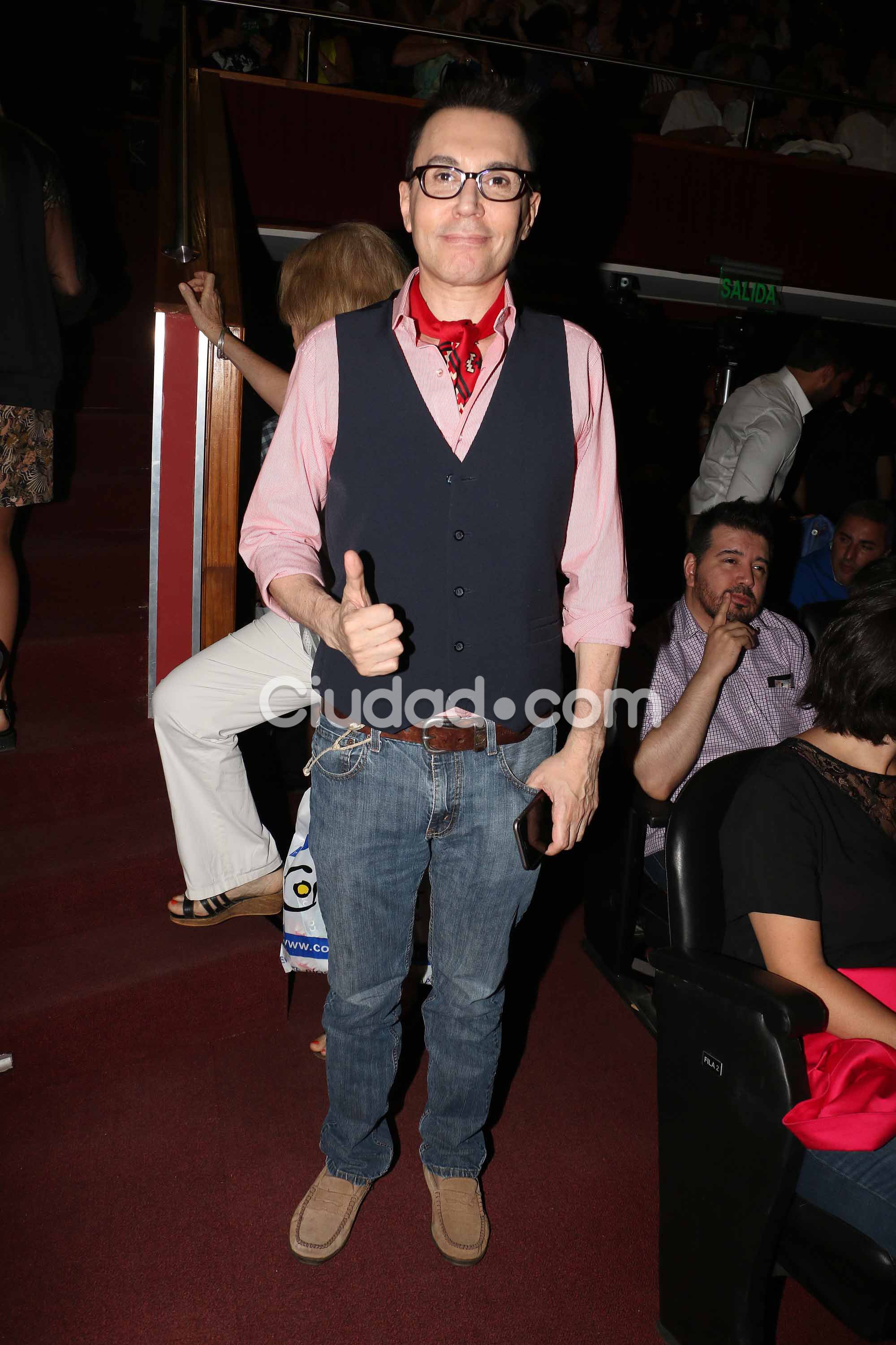 Famosos y súper looks en el estreno de Mi vida con Lucía en la calle Corrientes. (Foto: Movilpress)