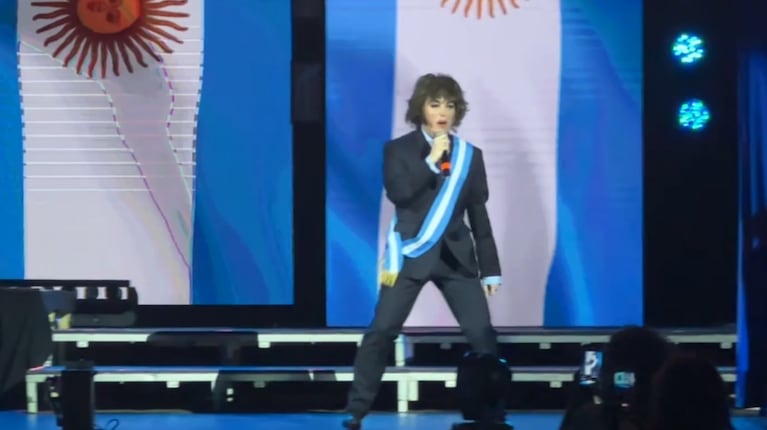 Fátima Florez imitó a Milei en el teatro. (Foto: Captura TN)