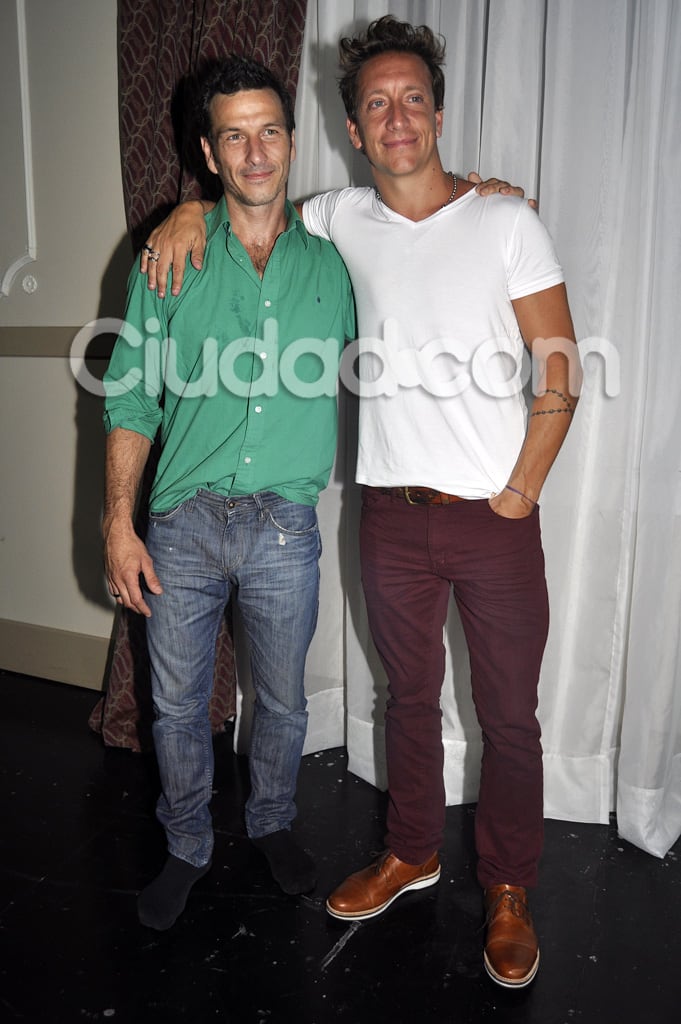 Federico Amador y Nico Vázquez, compañeros de Mis amigos de siempre. (Foto: Jennifer Rubio-Ciudad.com)