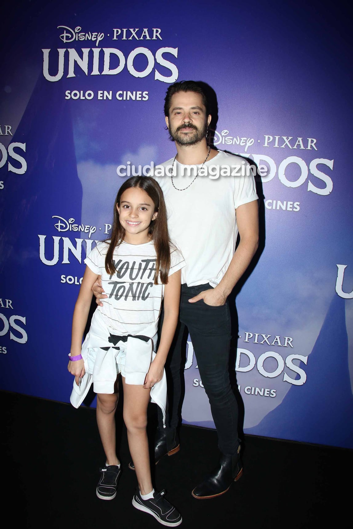 Felipe Colombo y su hija Aurora en la avant premier de Unidos, la nueva película de Disney. (Foto: Movilpress)