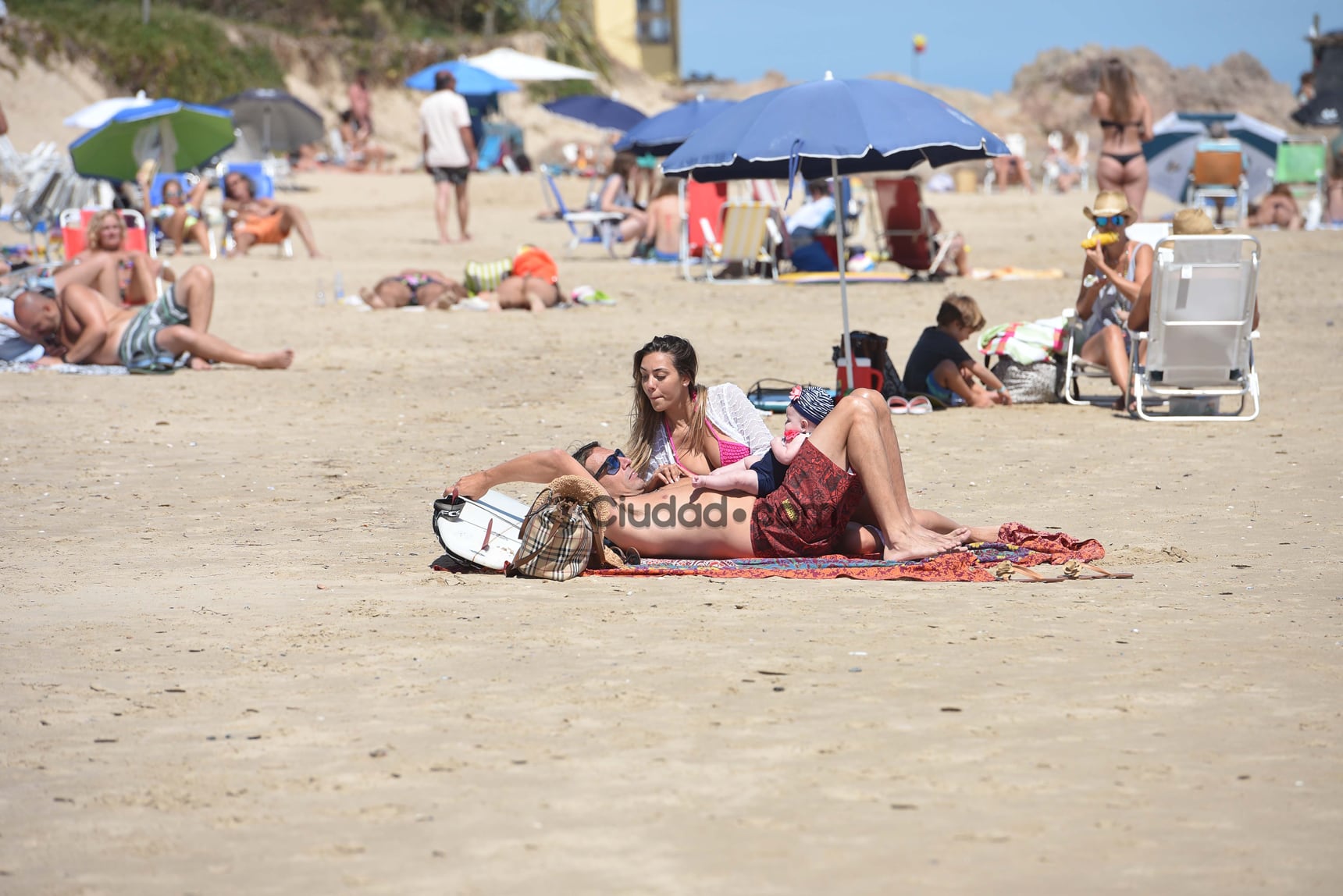 Floppy Tesouro y su lomazo en Punta del Este, a cuatro meses de ser madre de Moorea junto a Rodrigo Fernández Prieto. (Foto: GM Press - Ciudad.com)