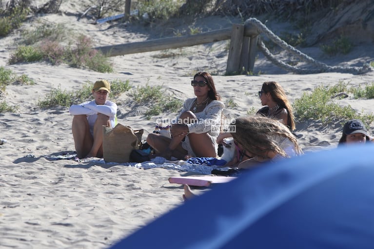 Flor de la Ve con sus hijos en Punta del Este.