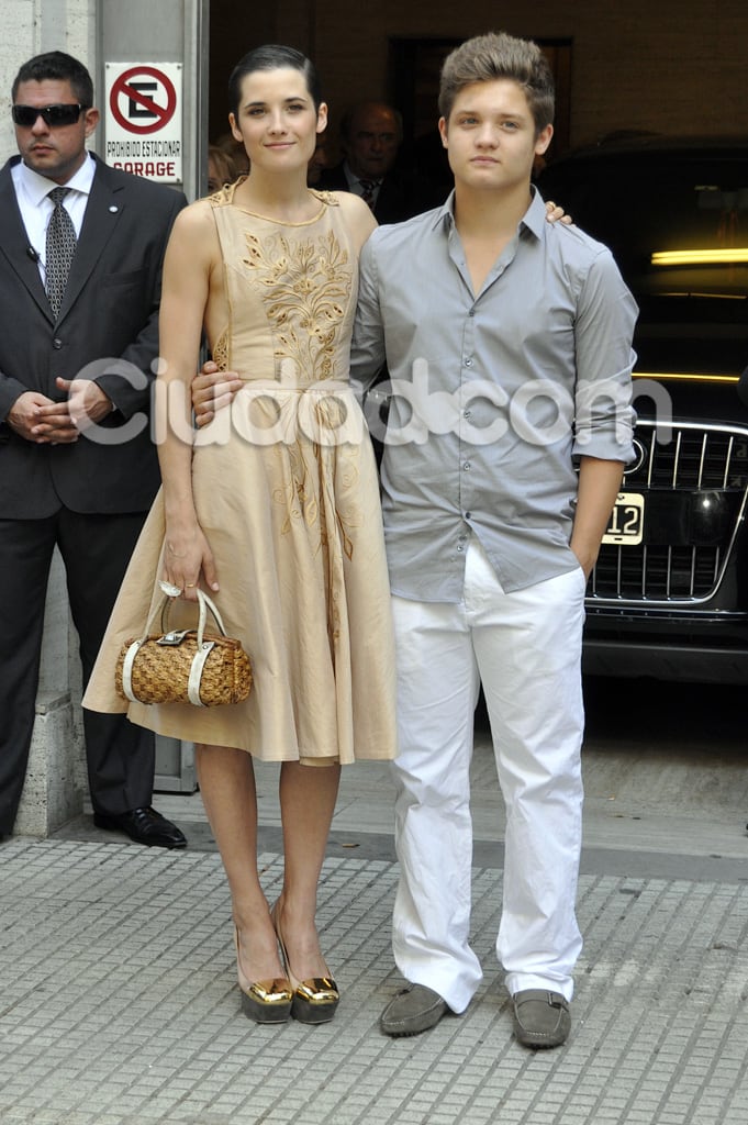 Flor Torrente y Tomás Suar, en el casamiento de su mamá, Araceli González. (Foto: Jennifer Rubio - Ciudad.com)