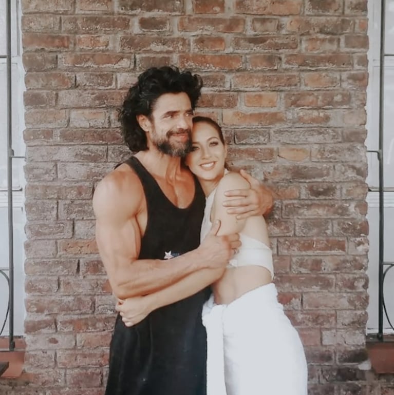 Flor Vigna grabó su videoclip con Luciano Castro: los jugados looks de la pareja del momento