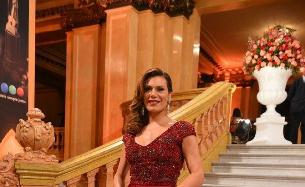 Florencia de la V y un look años 50 muy sentador. (Foto: Telefe)