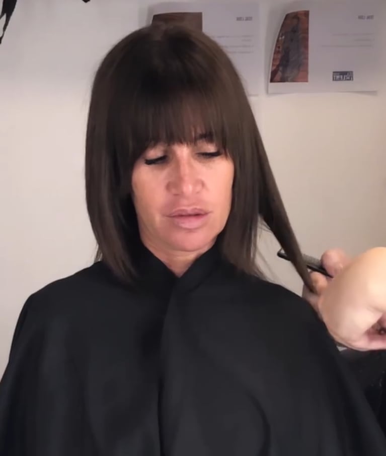 Florencia Peña se animó a un radical cambio de look: cabello corto, morocho y con flequillo recto