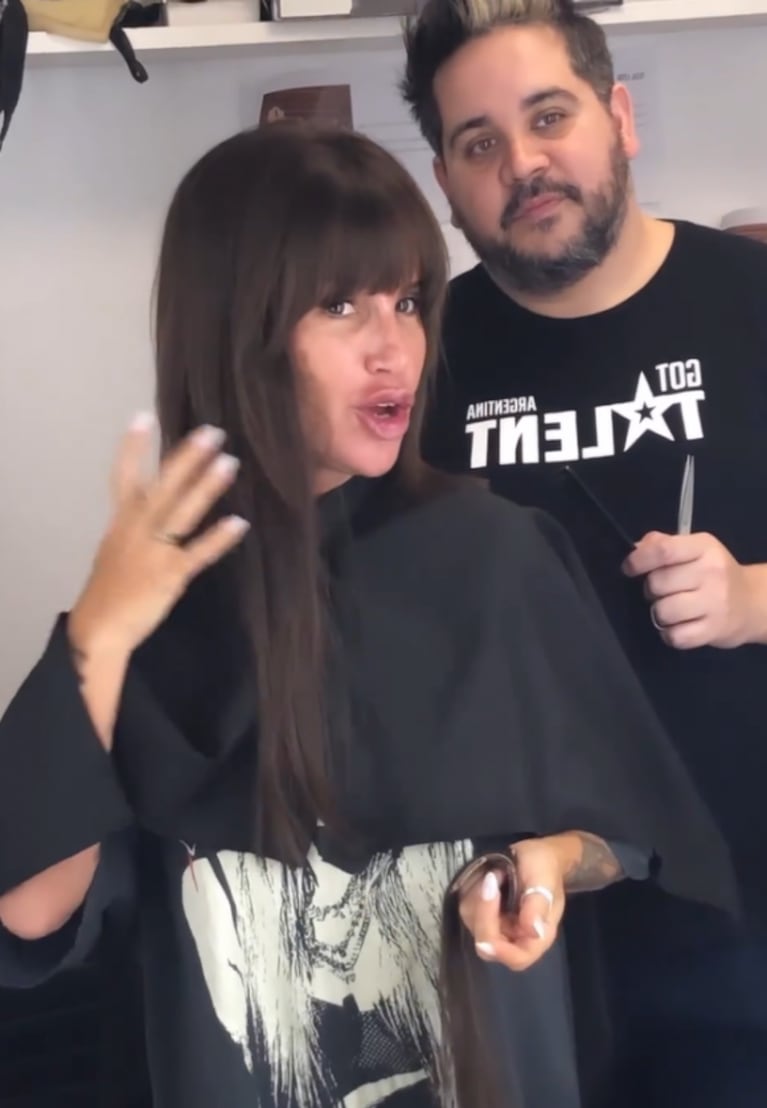 Florencia Peña se animó a un radical cambio de look: cabello corto, morocho y con flequillo recto