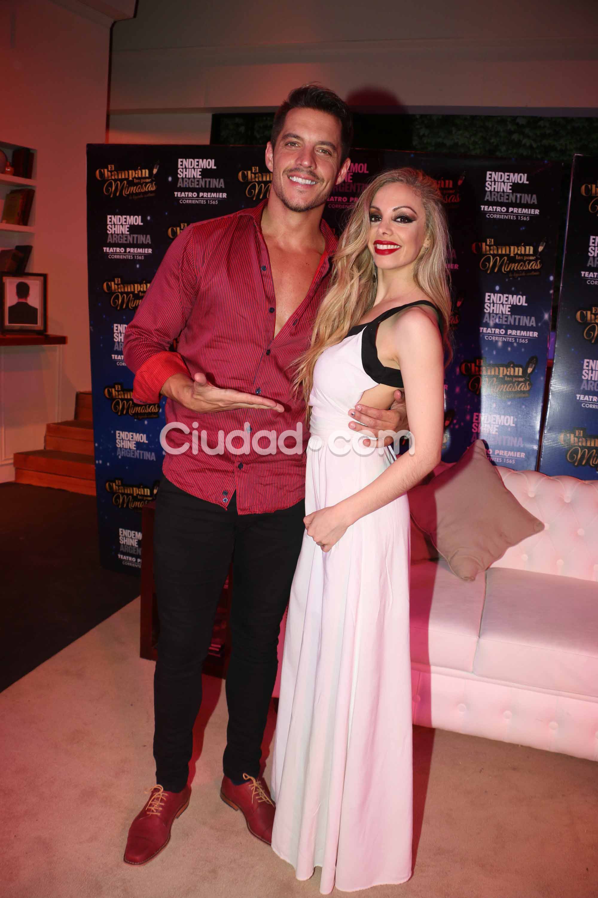 Francisco Delgado y Gisela Bernal luego del debut. (Foto: Movilpress-Ciudad.com)