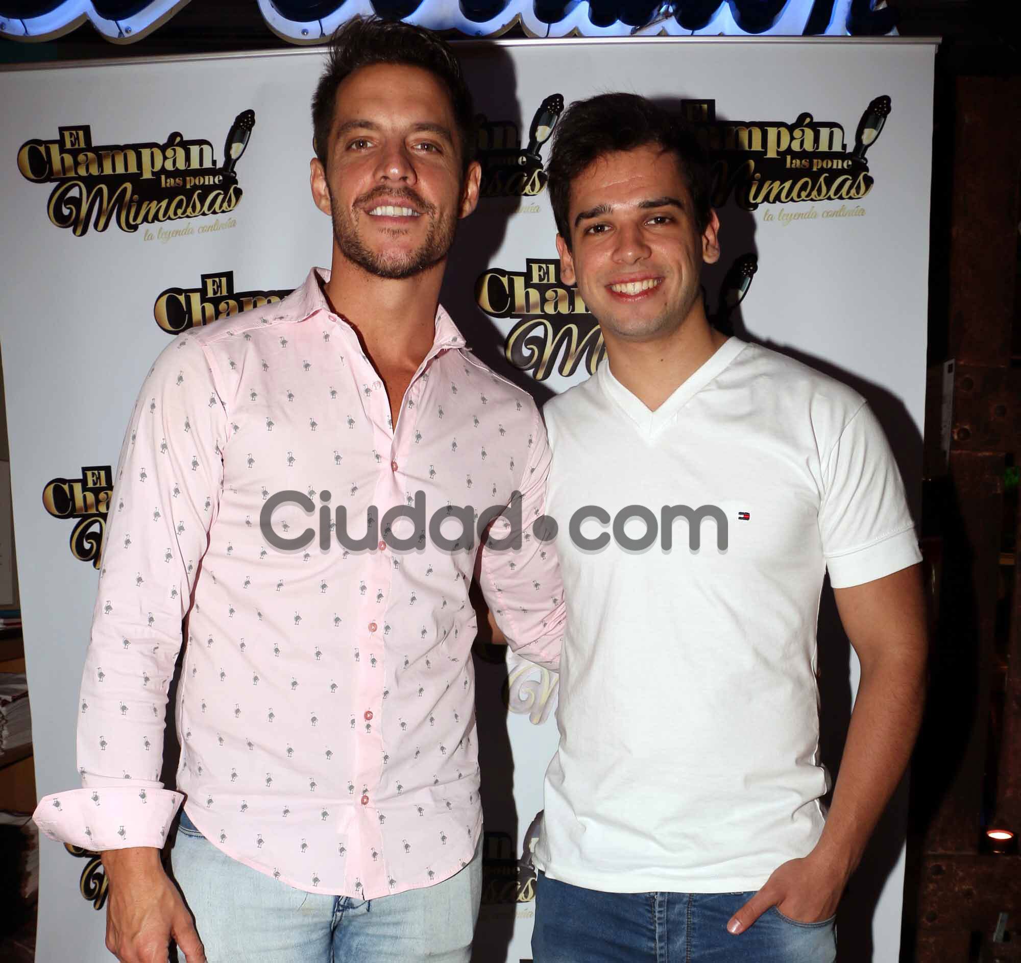 Francisco Delgado y Matías Schrank, ex GH 2015, en El Champán las pone Mimosas, a full (Fotos: Movilpress). 