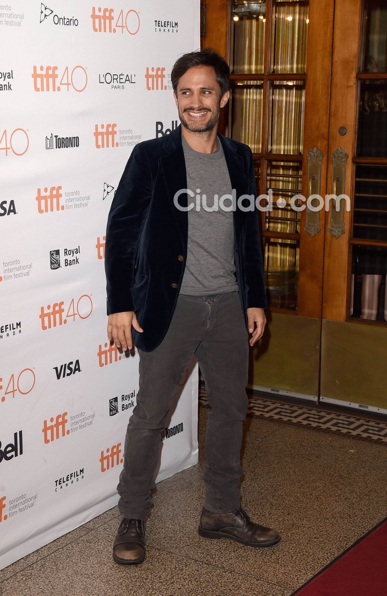 Gael García Bernal, siembre buenmozo, en el festival (Fotos: AFP).