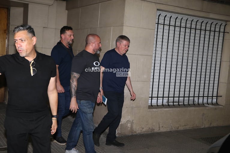 Geoff, el padre de Liam Payne, en el cementerio británico (Foto: Ramiro Souto).